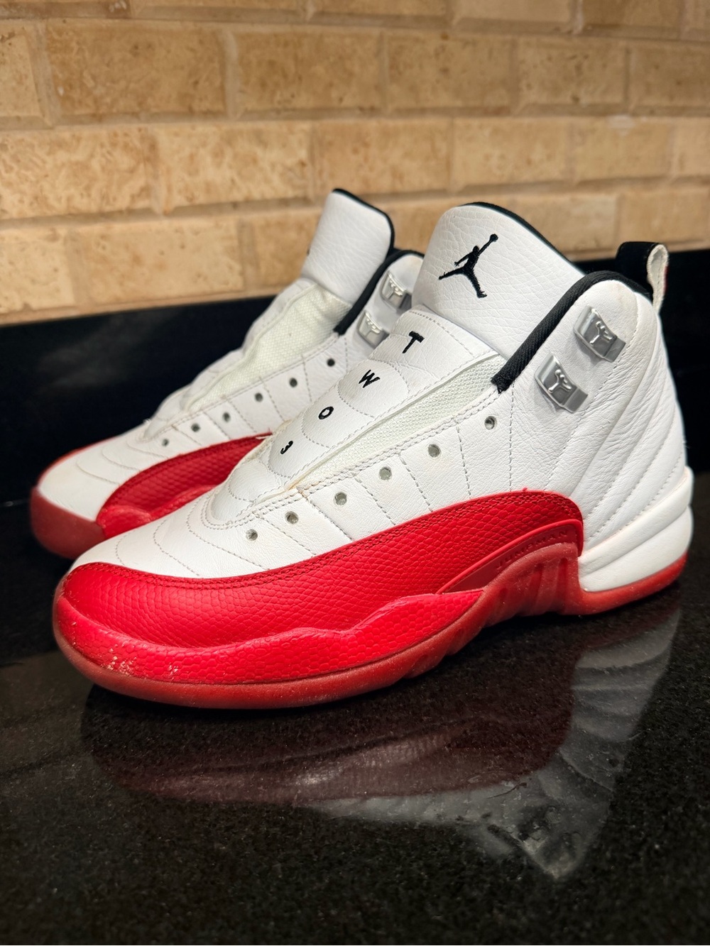Air Jordan 12 Retro (GS) White and Red Kids Sneakers Size 5Y - Picture 4 of 5